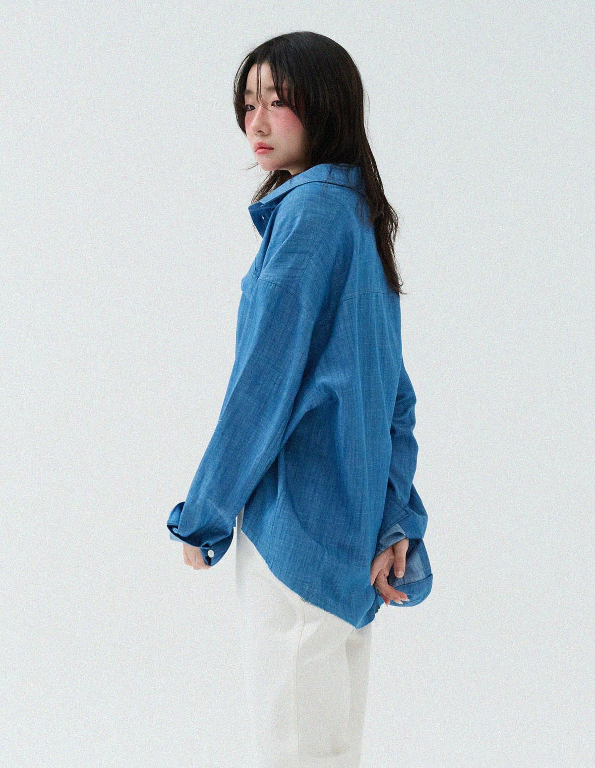 네일비(NEILBE) 슬라브 페이딩 컷오프 데님셔츠 indigo blue