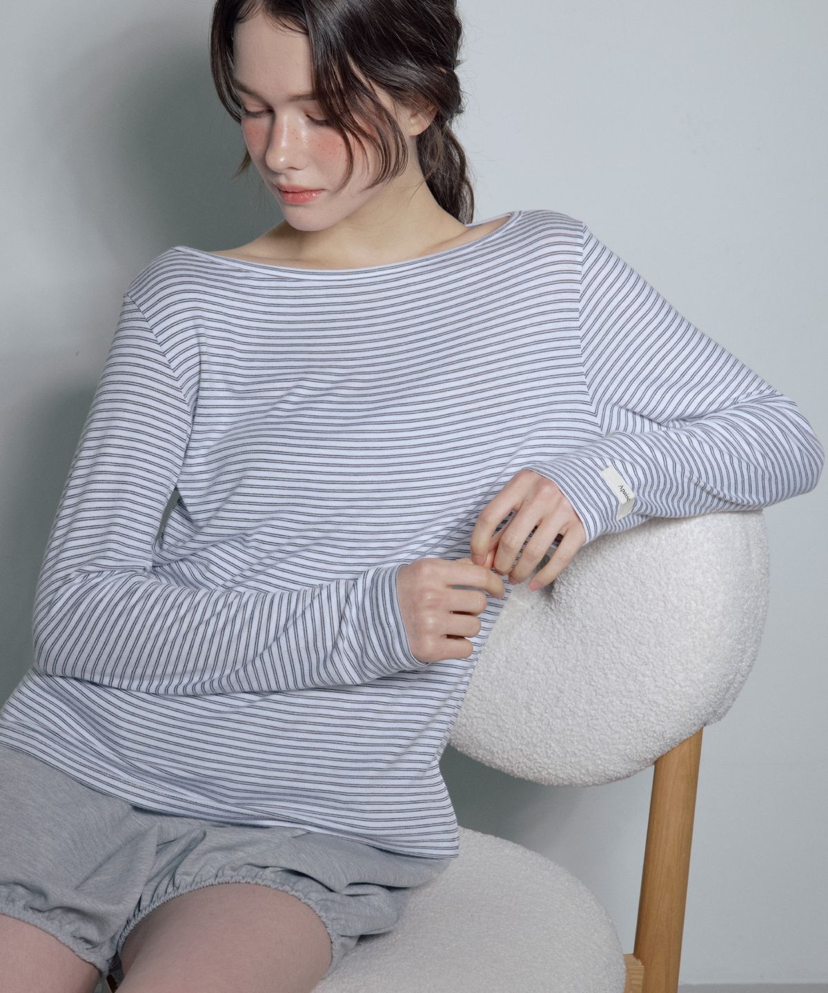 아페이즈(APAISE) Boat-Neck Striped T-Shirts(White)