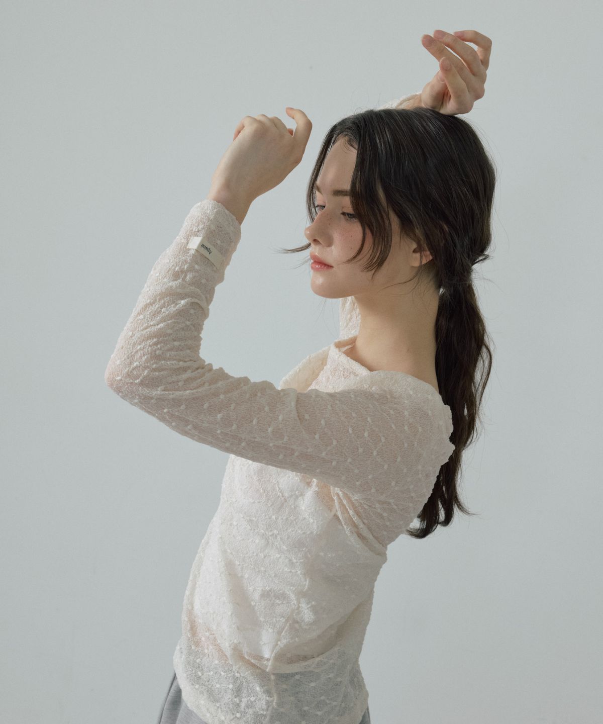 아페이즈(APAISE) Boat-Neck Sheer Lace T-Shirts(Ivory)