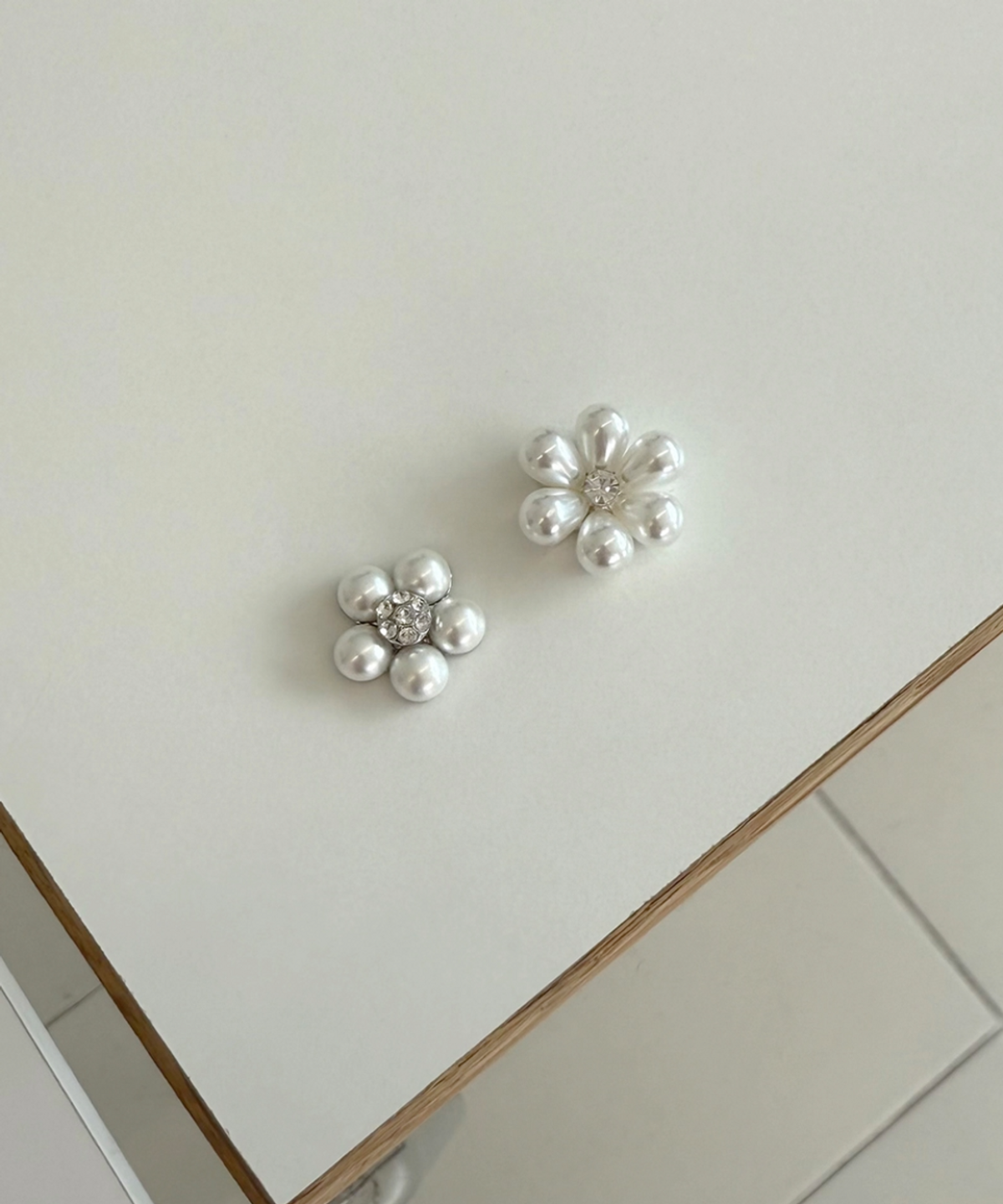 판타스틱 플래닛(FANTASTIC PLANET) [2piece SET] petit pearl flower shoe charm 슈참, 지비츠