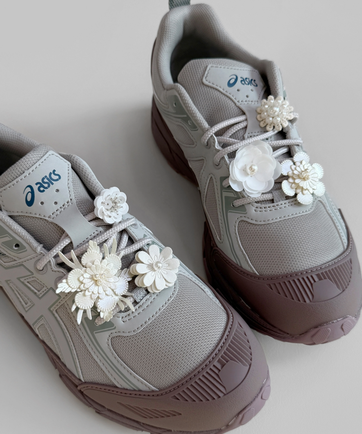 판타스틱 플래닛(FANTASTIC PLANET) [SET] cream pearl flower shoe charm 6piece 슈참, 옷핀
