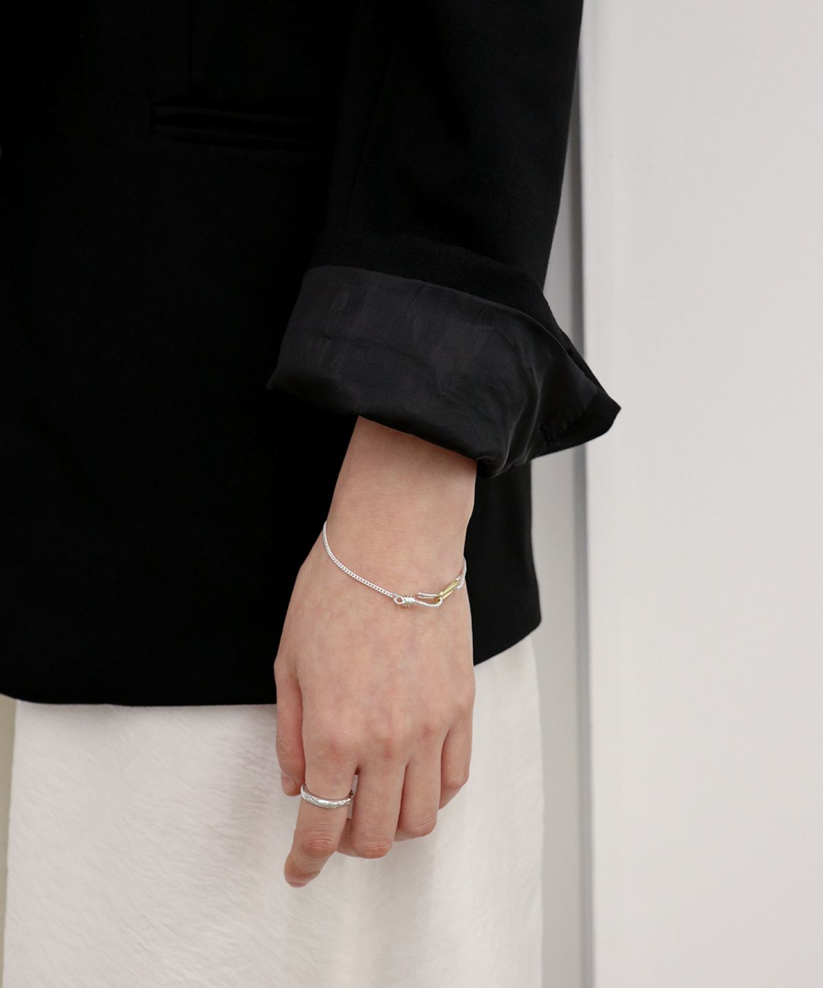 수이오브(SUIOVE) DOUBLE TEXTURE BRACELET
