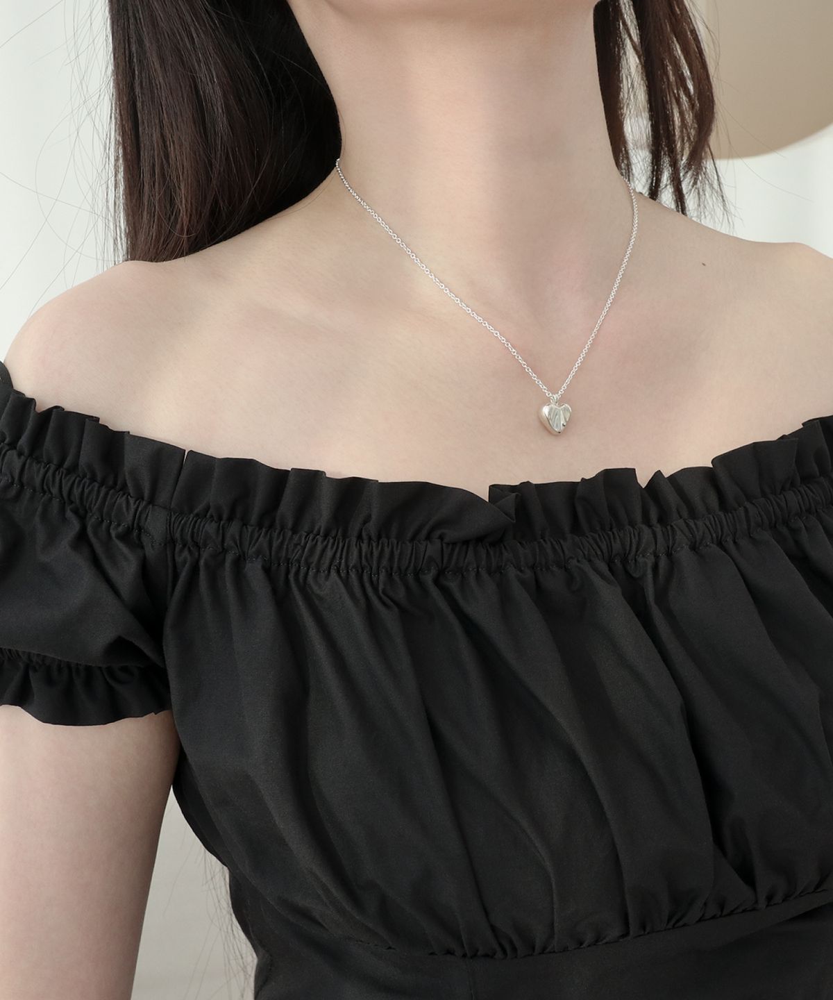 수이오브(SUIOVE) BASIC HEART WAVE NECKLACE