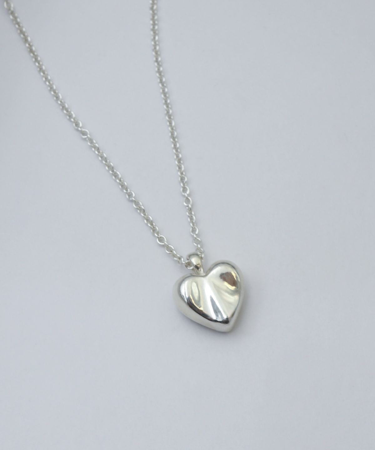 수이오브(SUIOVE) BASIC HEART WAVE NECKLACE