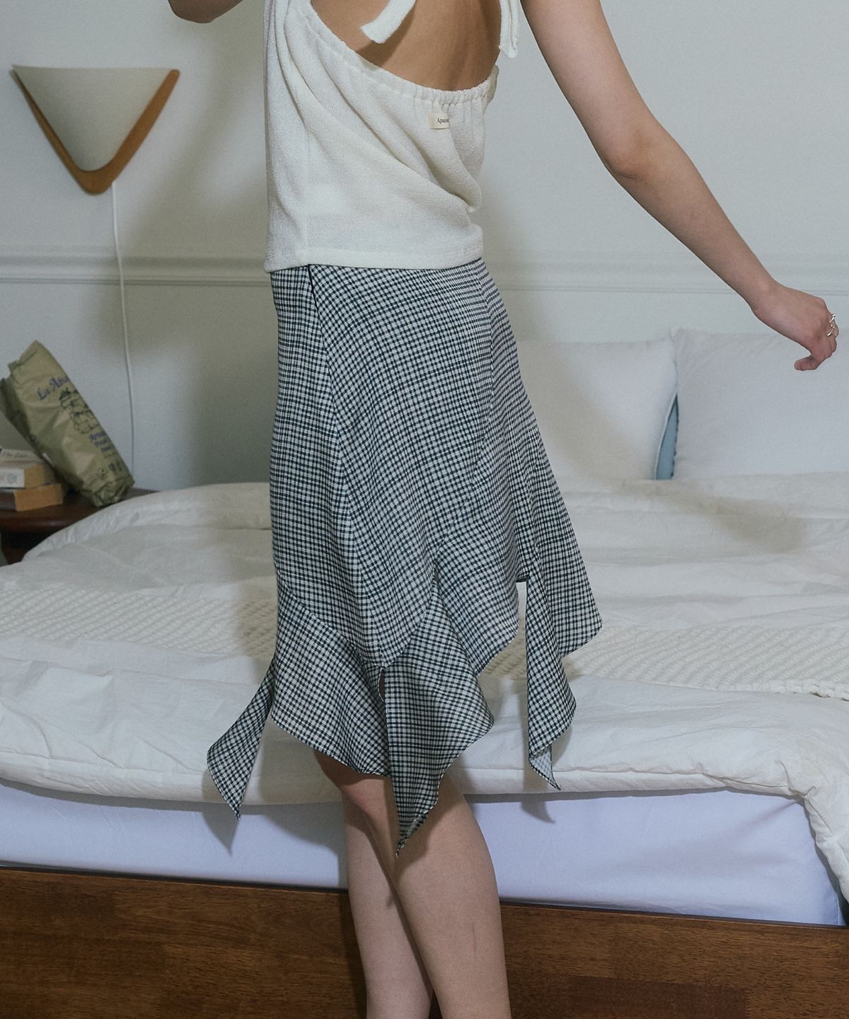 아페이즈(APAISE) Check Unbalance Midi Sheer Skirt(Black)