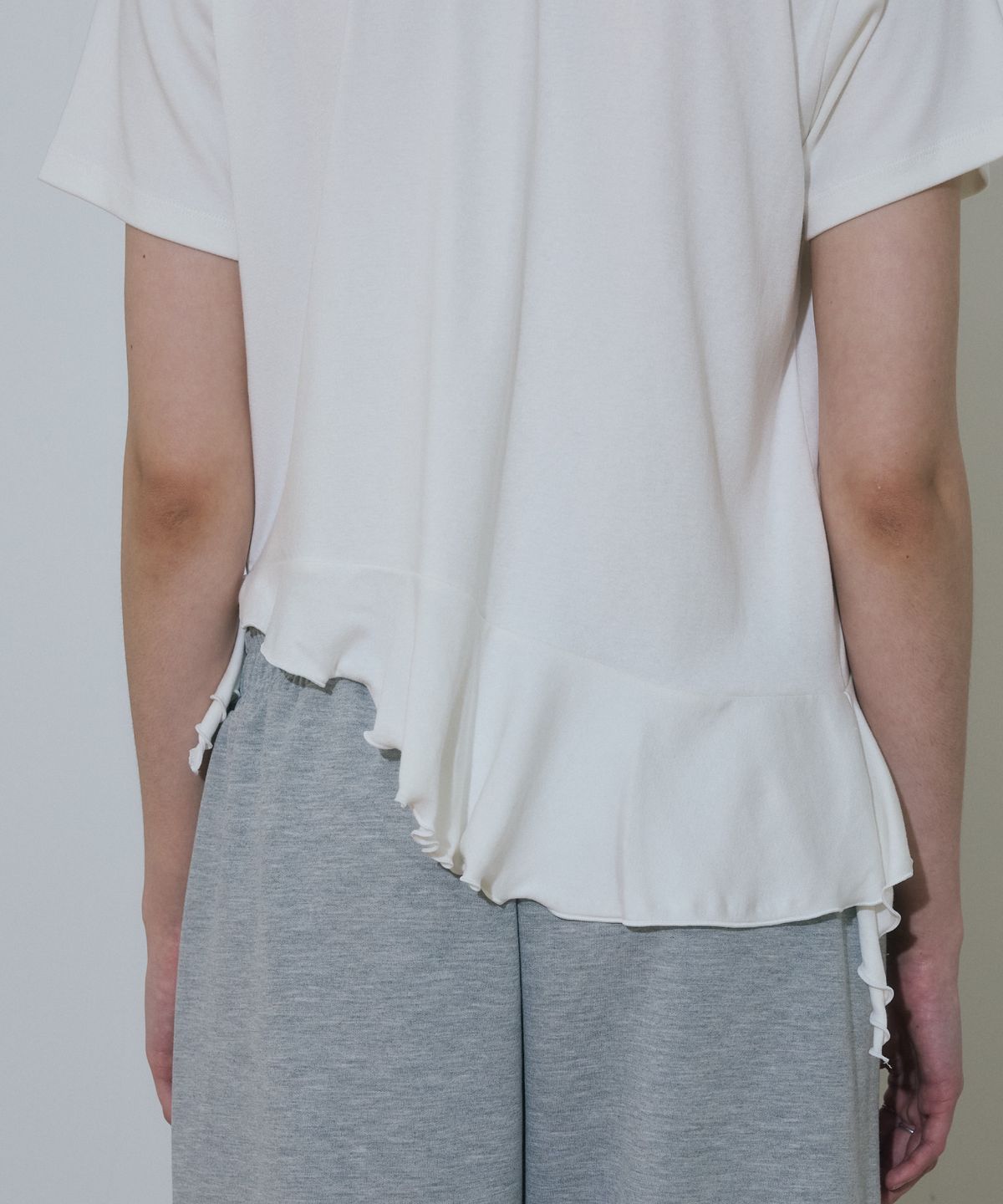 아페이즈(APAISE) Modal Unbalance Layered T-Shirt(Ivory)