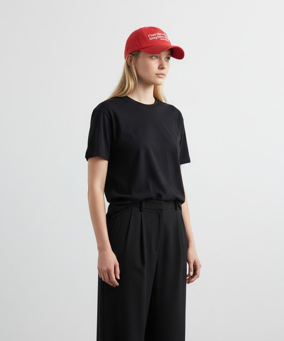 유니버셜 케미스트리(UNIVERSAL CHEMISTRY) Ali Lettering Red Ballcap 레터링볼캡