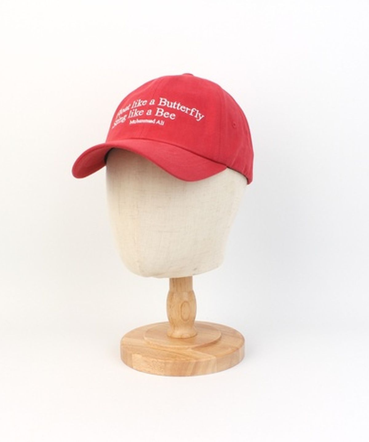 유니버셜 케미스트리(UNIVERSAL CHEMISTRY) Ali Lettering Red Ballcap 레터링볼캡