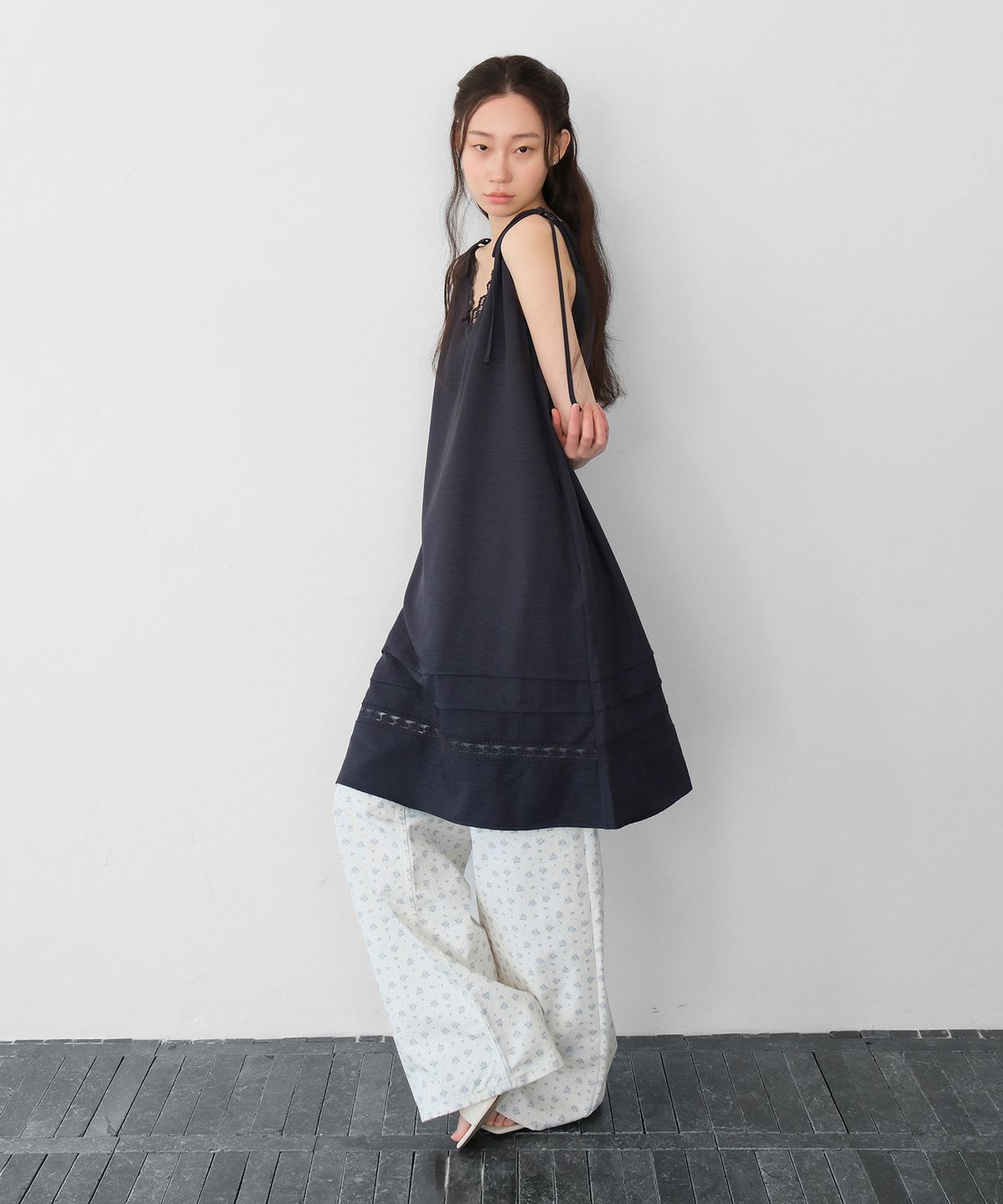 모의(MOUI) Jazz sleeveless ops (NAVY)