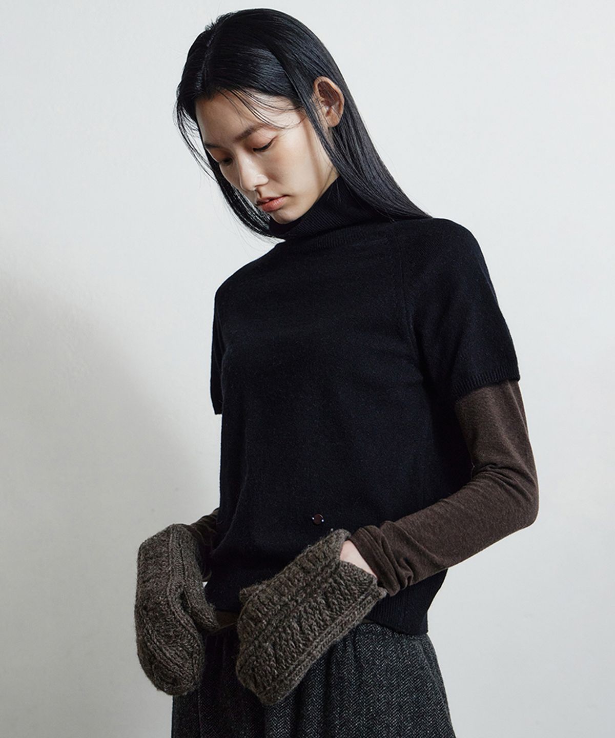 모노크롬(MONOCHROME) hand leaf gloves (brown)