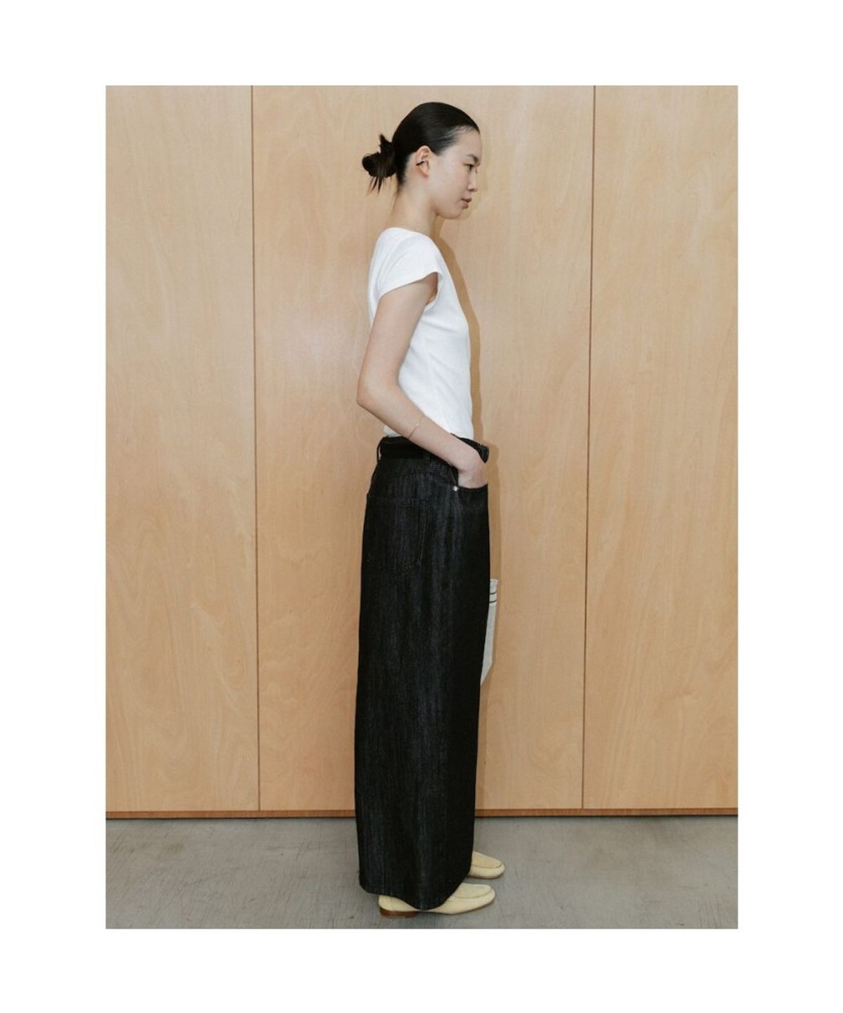 디애퍼처(THE APERTURE) 90s H Line Denim Skirt  Black (TA6727A085)