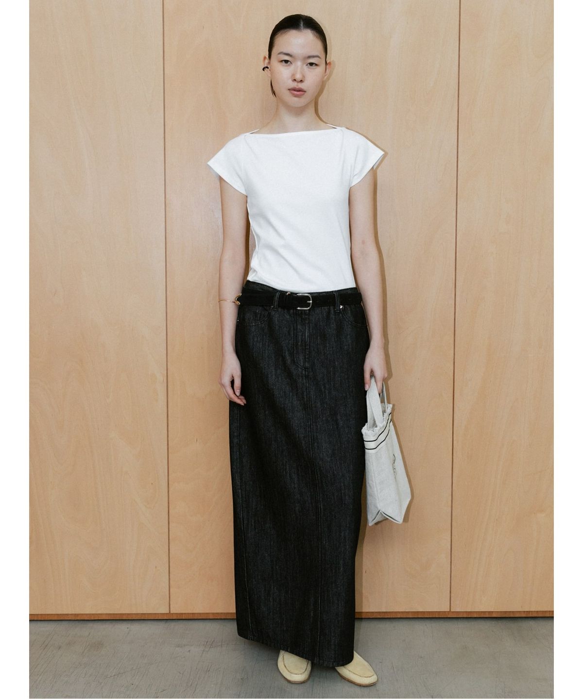 디애퍼처(THE APERTURE) 90s H Line Denim Skirt  Black (TA6727A085)