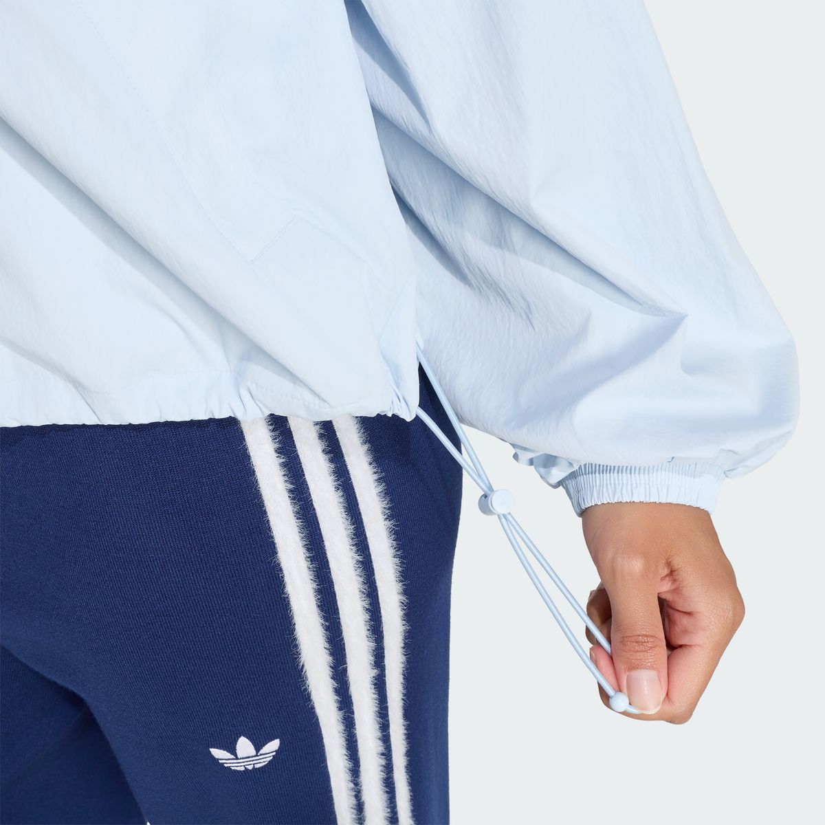 아디다스(ADIDAS) TRF 라이트 우븐 재킷 KW7394