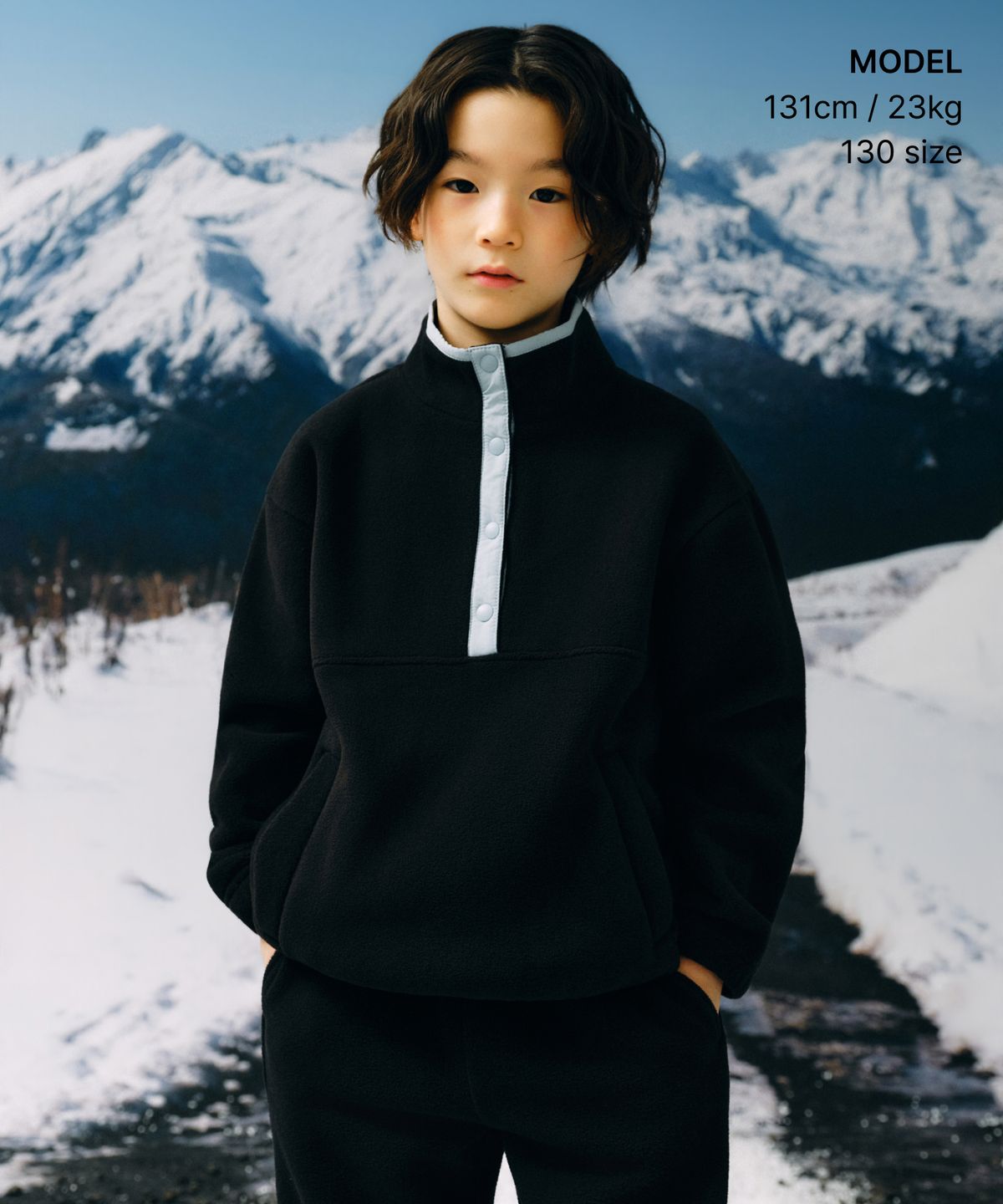 무신사 스탠다드 키즈(MUSINSA STANDARD KIDS) 오버사이즈 폴라 플리스 아노락 & 폴라 플리스 스웨트 팬츠 [블랙]