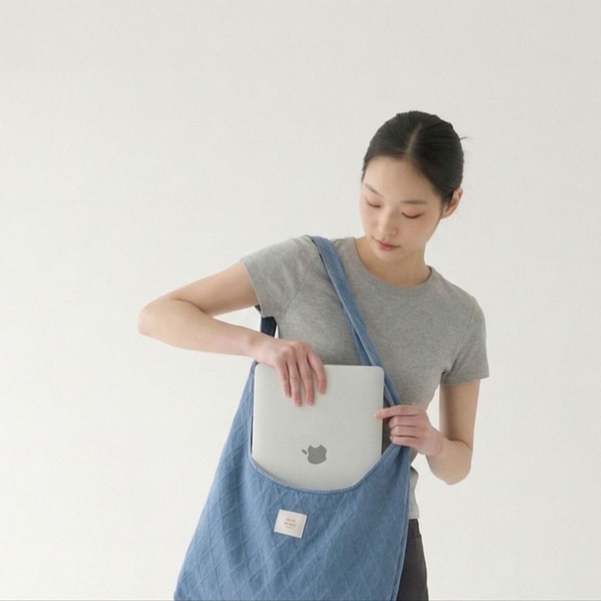 플룻스튜디오(FLUIT STUDIO) 빈티지 데님 다이아몬드 스티치 숄더백