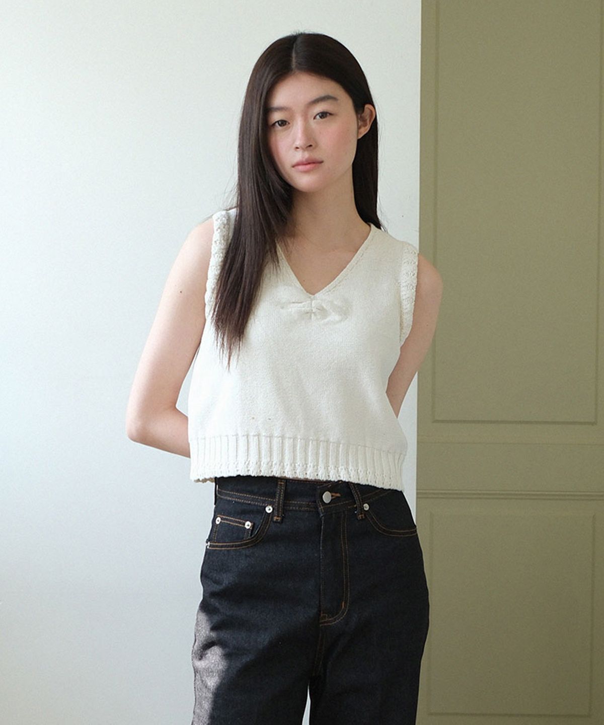모의(MOUI) Scallop sleeveless knit vest (IVORY)