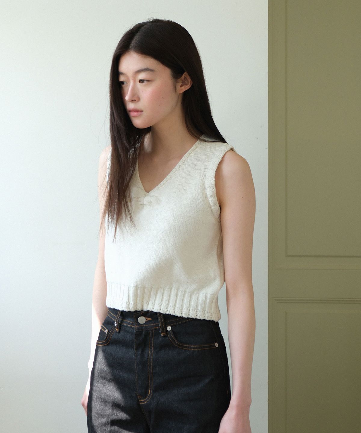 모의(MOUI) Scallop sleeveless knit vest (IVORY)
