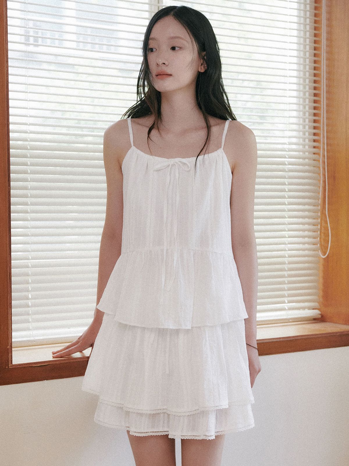 오앨(OUEL) LACE TRIM SLEEVELESS BLOUSE_WHITE