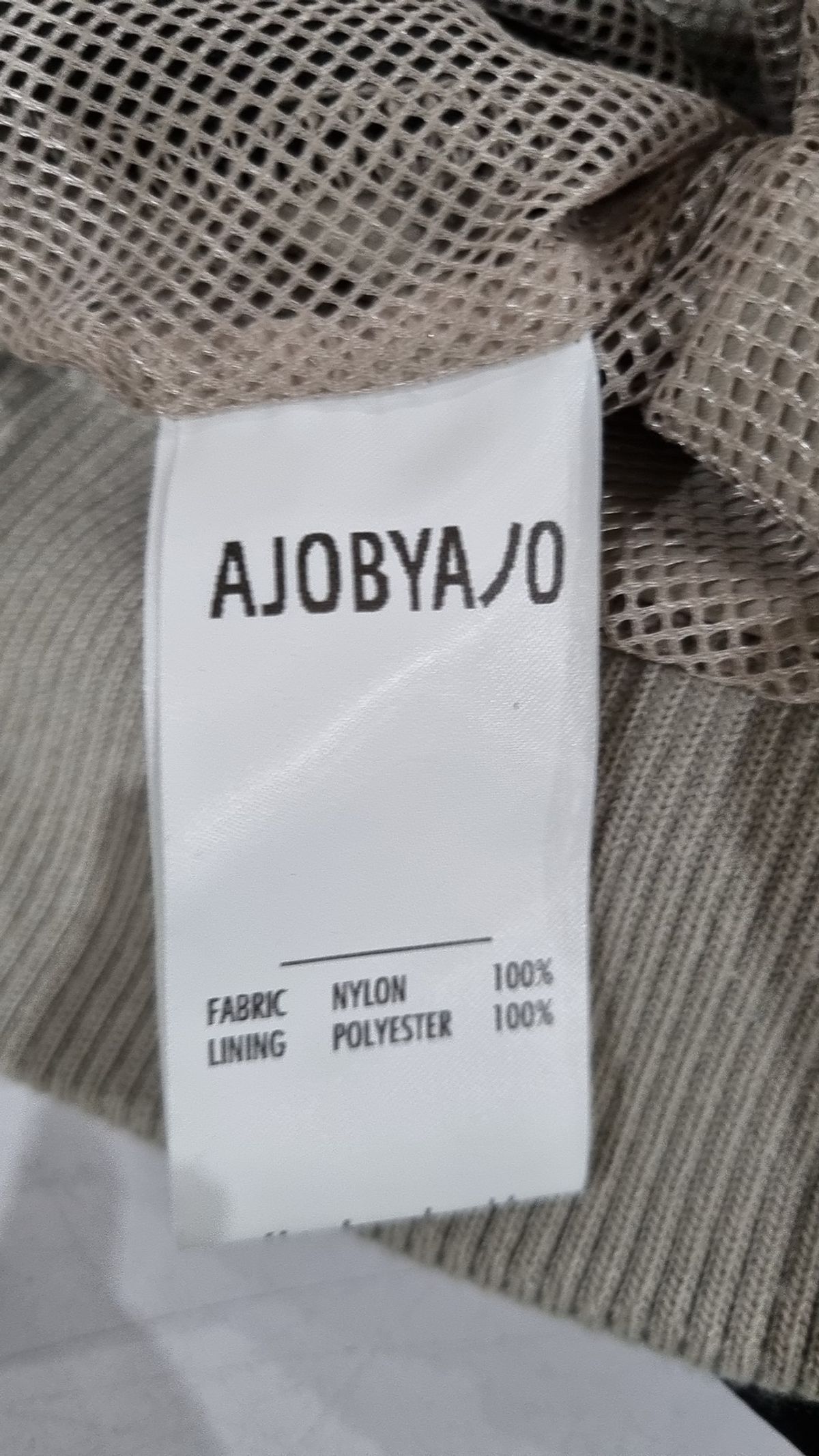 아조바이아조(AJOBYAJO) 기타 상의