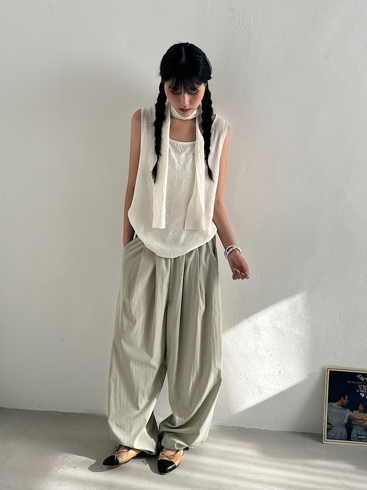 아포엠(APOEM) Muse Tie Blouse (2C)