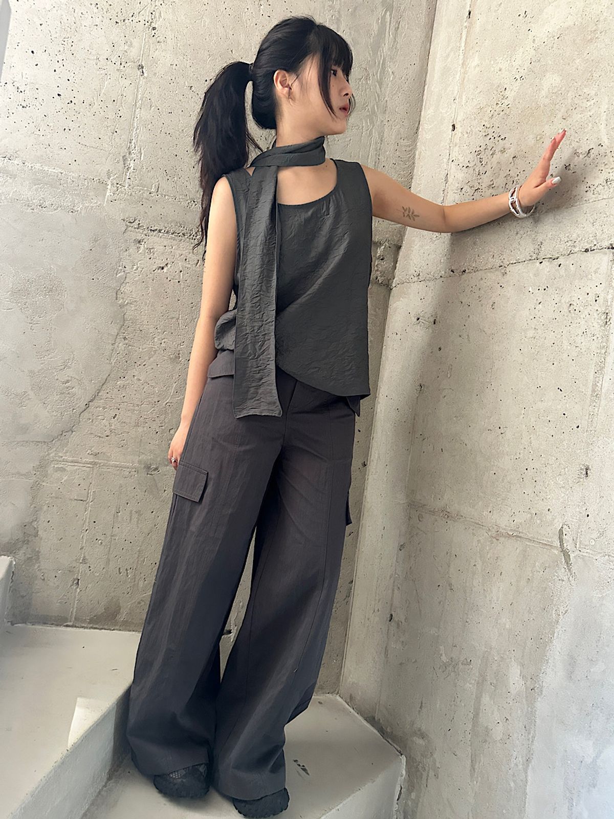 아포엠(APOEM) Muse Tie Blouse (2C)