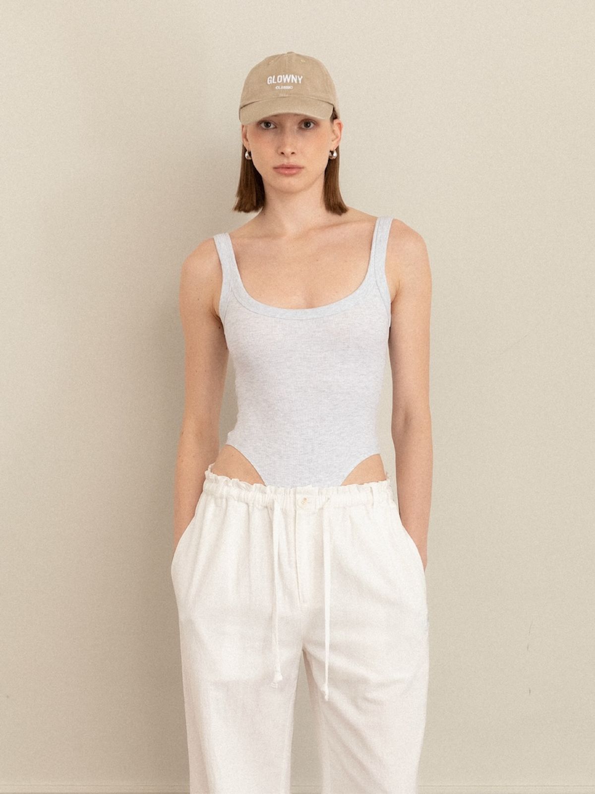 글로니(GLOWNY) G SCOOP NECK BODYSUIT (WHITE MELANGE)