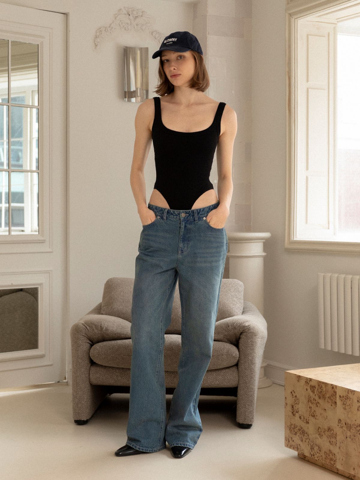 글로니(GLOWNY) G SCOOP NECK BODYSUIT (BLACK)