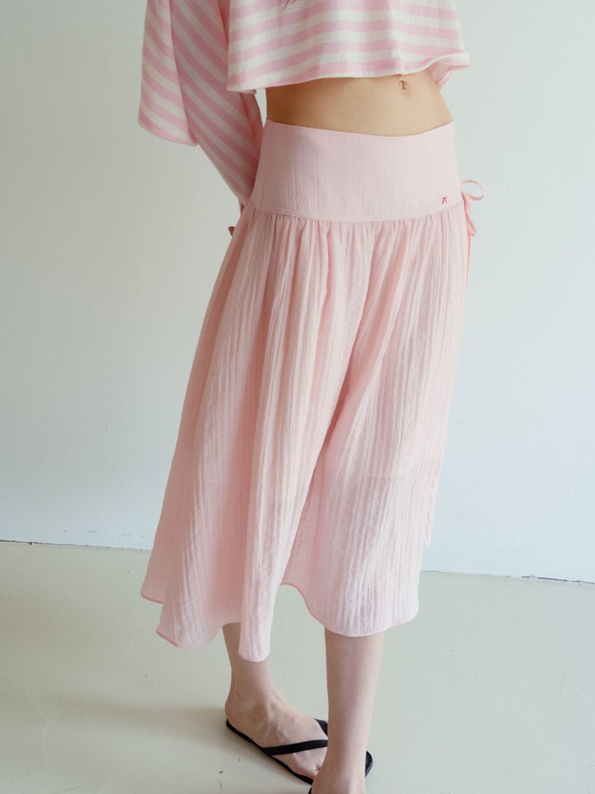 뮈르뮈르(MURMURE) 버블 엠보 로우 플레어 스커트_Bubble Skirt