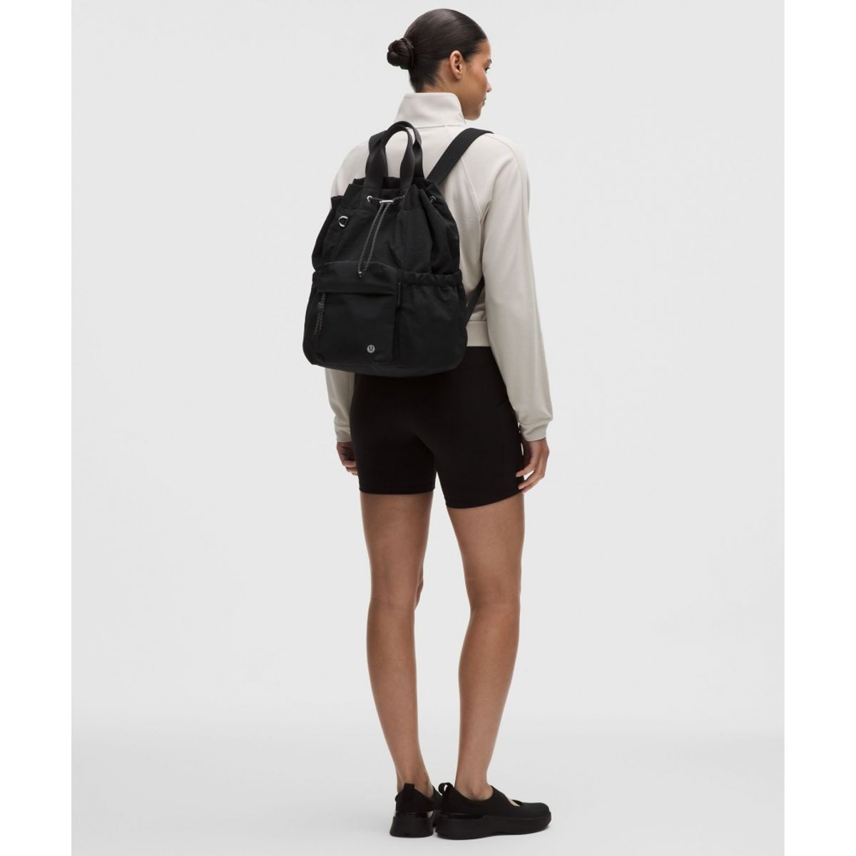 룰루레몬(LULULEMON) 투인원 드로스트링 버킷백  BLK SLVR