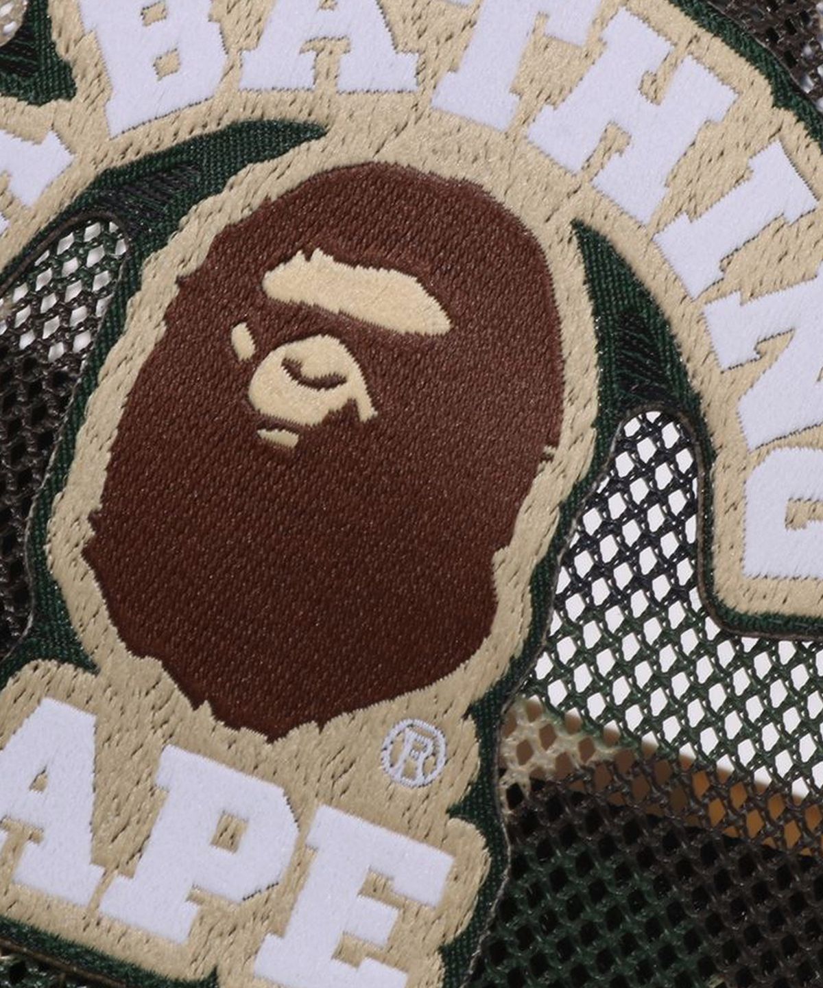베이프(BAPE) 퍼스트 카모 콜리지 엠브로더리 패치드 메쉬 캡 YELLOW