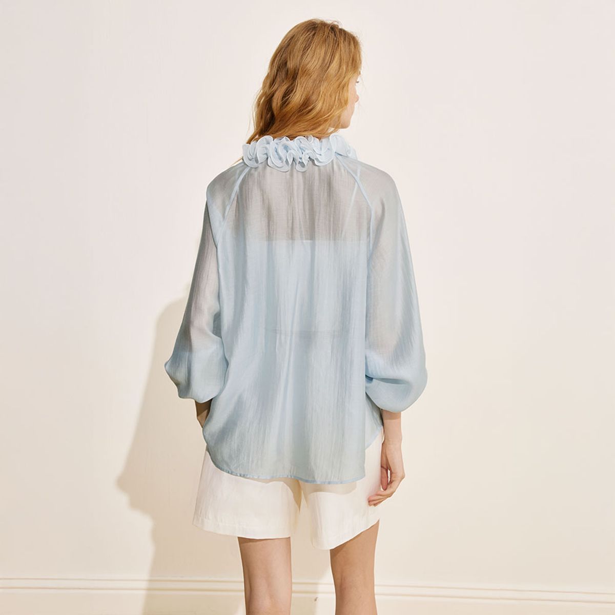 와이와이아이엠(YYIAM) YY_Cover-up lace v-neck top