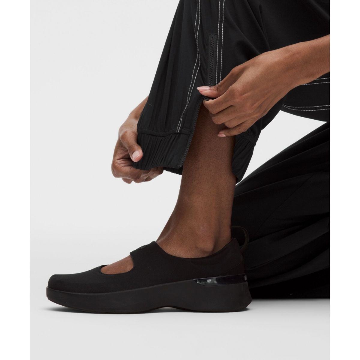 룰루레몬(LULULEMON) 디파인 하이라이즈 스위프트 조거 *레귤러  BLK LTIV