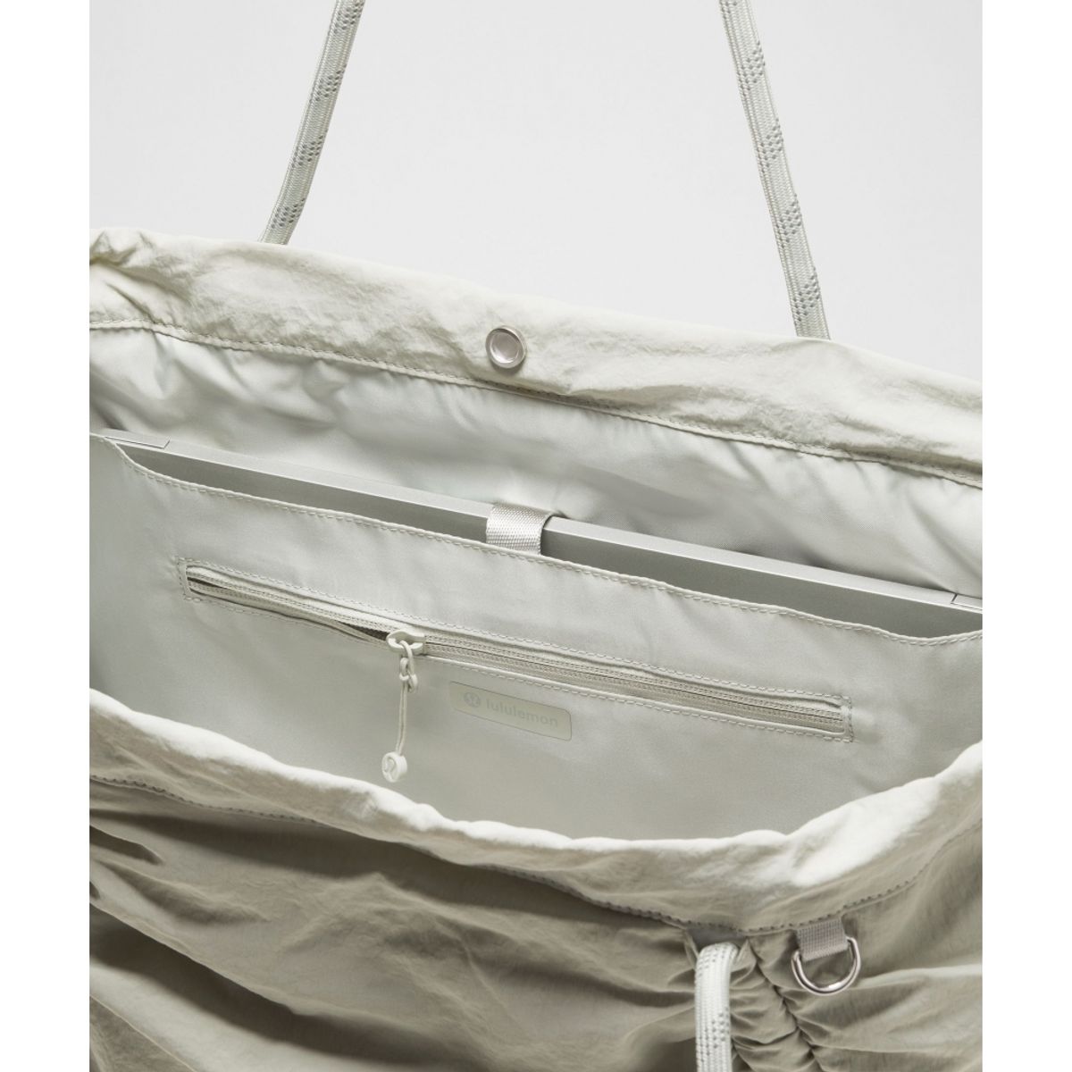 룰루레몬(LULULEMON) 루시드 토트백 24L  MHAZ SLVR