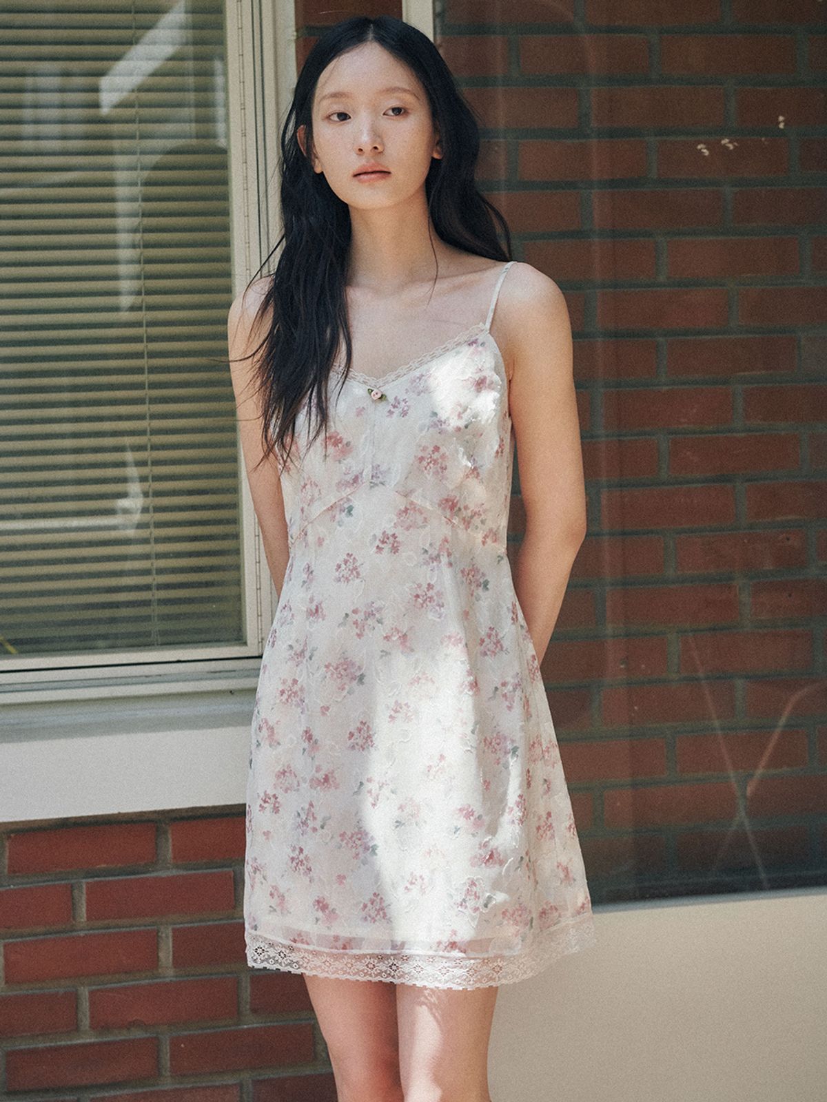 오앨(OUEL) GLIMMER FLORAL SLIP MINI DRESS_SOFT PINK
