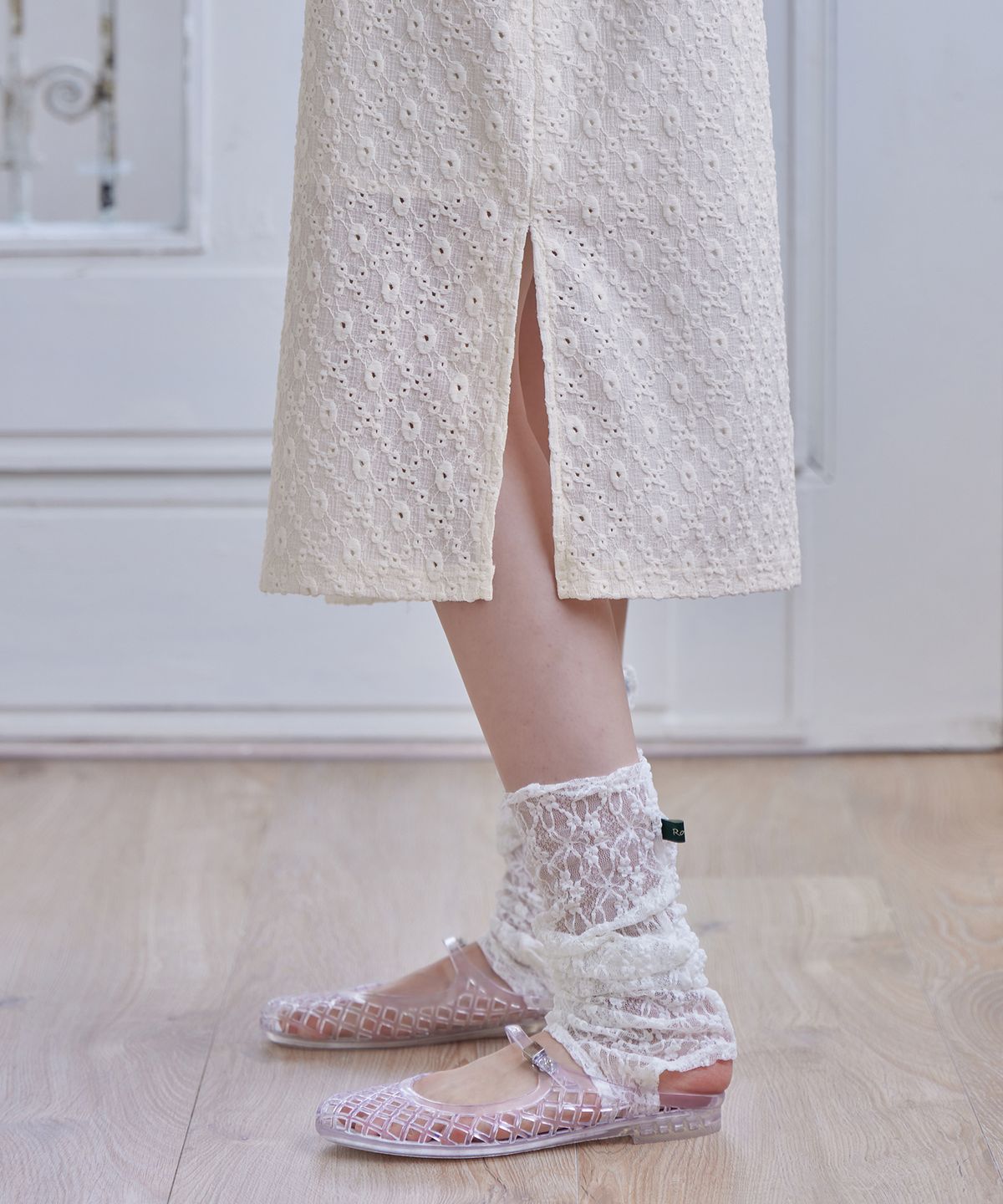 런던다다(LONDONDADA) Embossed Lace Tie Dress, CREAM