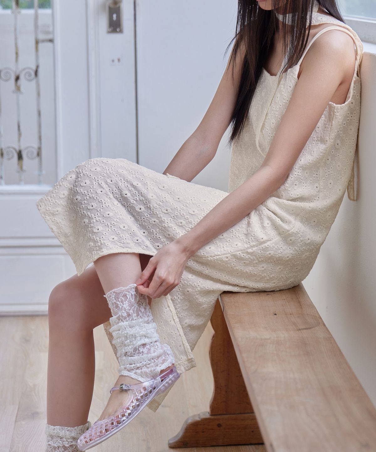 런던다다(LONDONDADA) Embossed Lace Tie Dress, CREAM