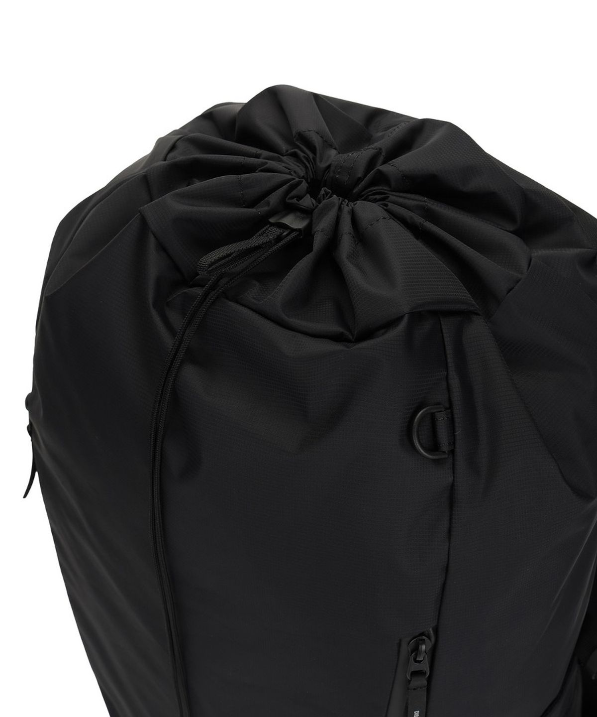 디스커버리 익스페디션(DISCOVERY EXPEDITION) 에이런 플랩 백팩 (BLACK)