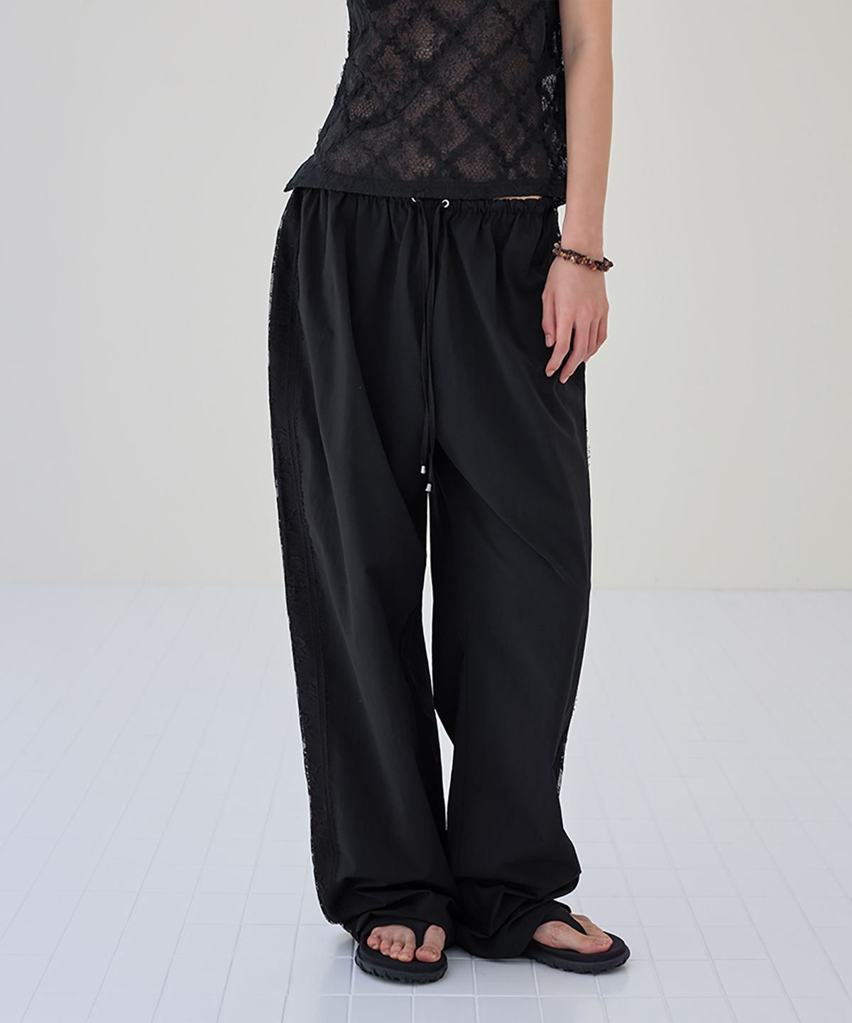 런던다다(LONDONDADA) Summer Lace Line Wide Pants, BLACK