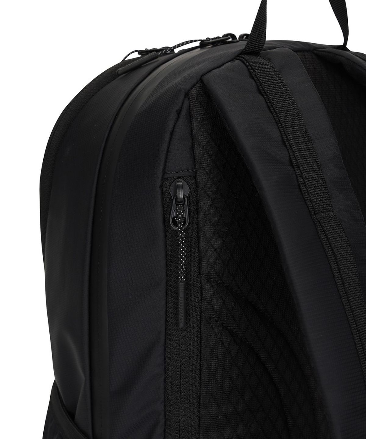 디스커버리 익스페디션(DISCOVERY EXPEDITION) 디스피어 라운드 백팩 (BLACK)