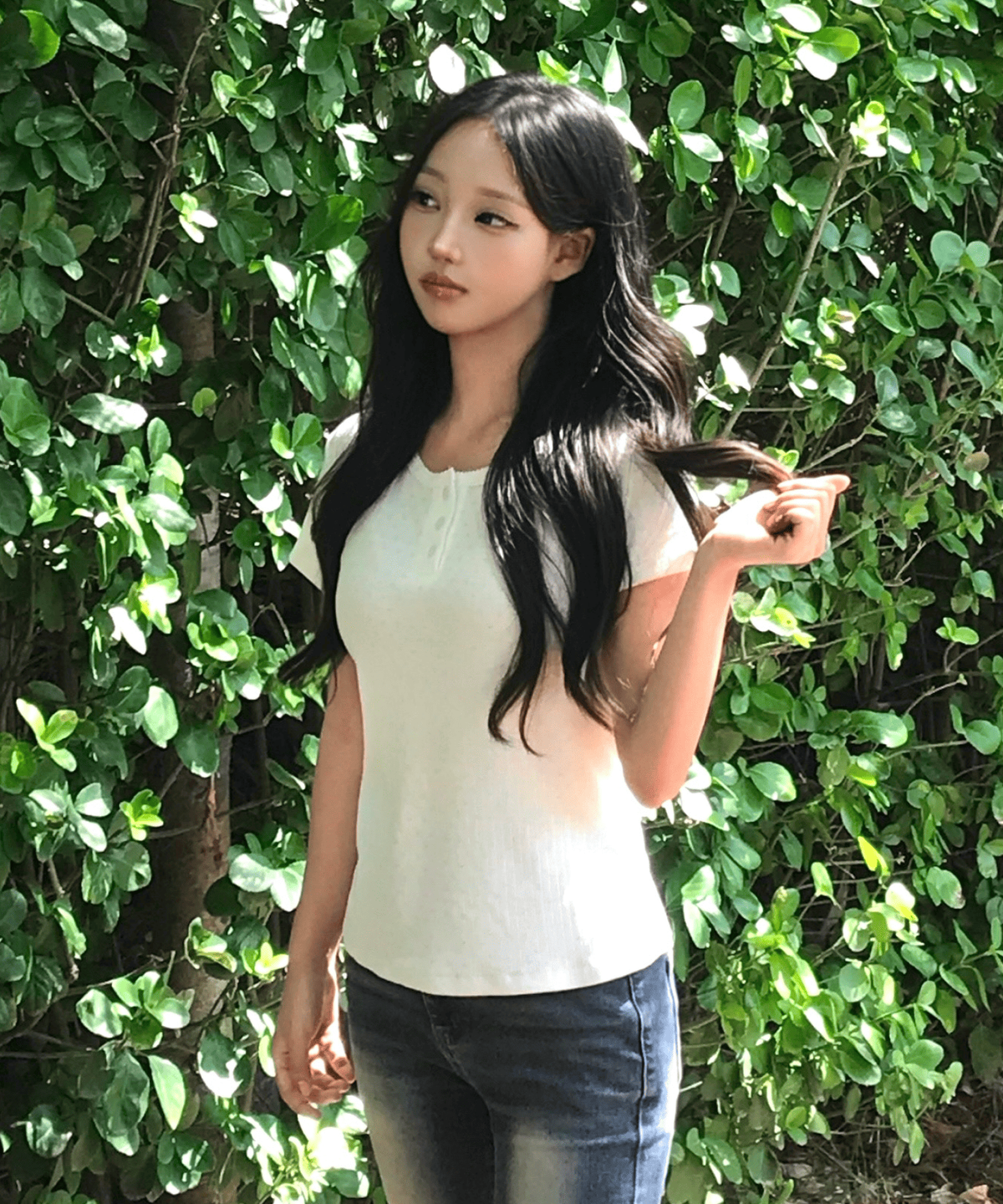 로엠(ROEM) 헨리넥 반팔 티셔츠 RMHWG26RT6