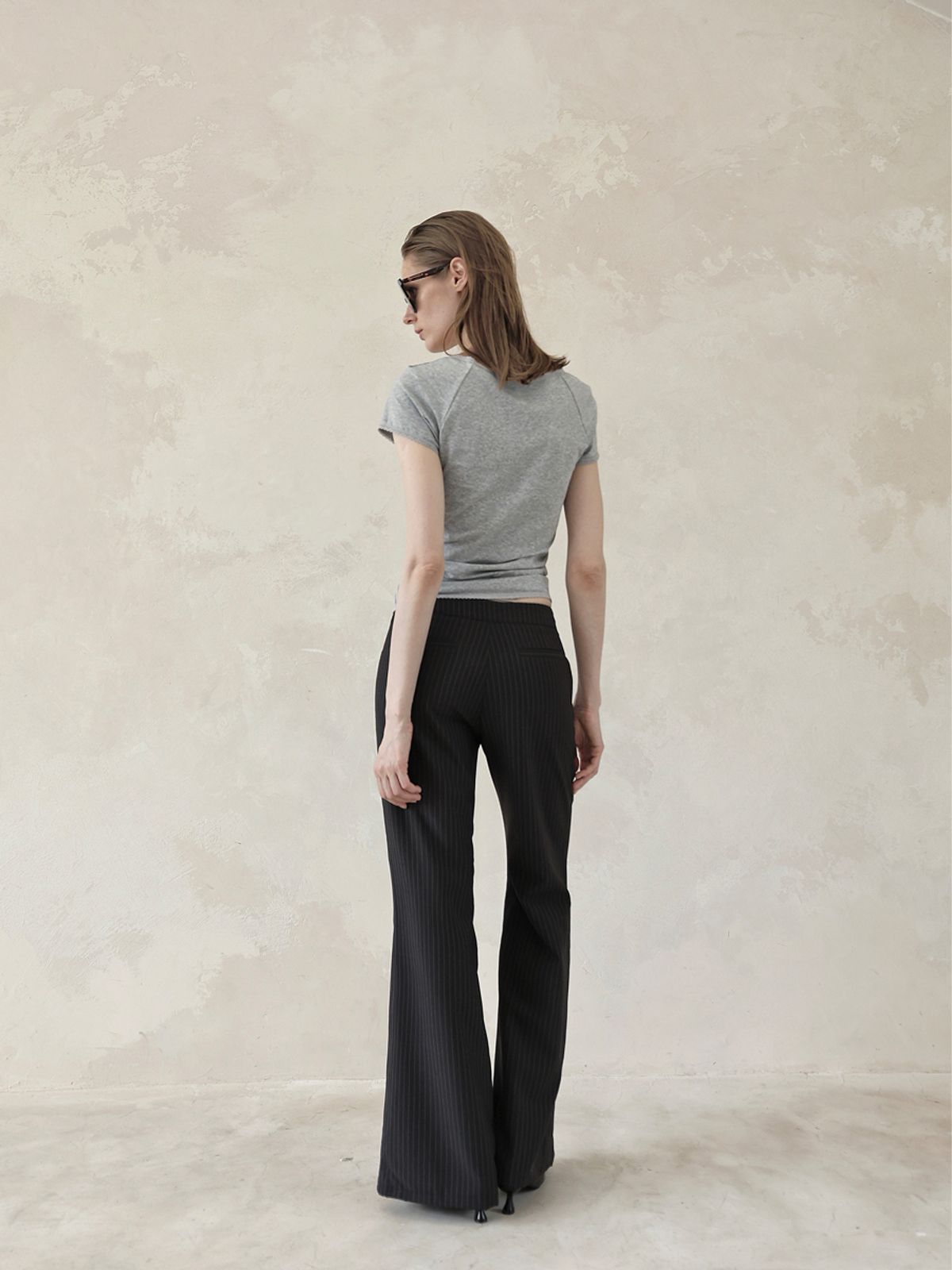오운서(OWNSER) 마리아 라인 부츠컷 팬츠 (Charcoal Stripe)