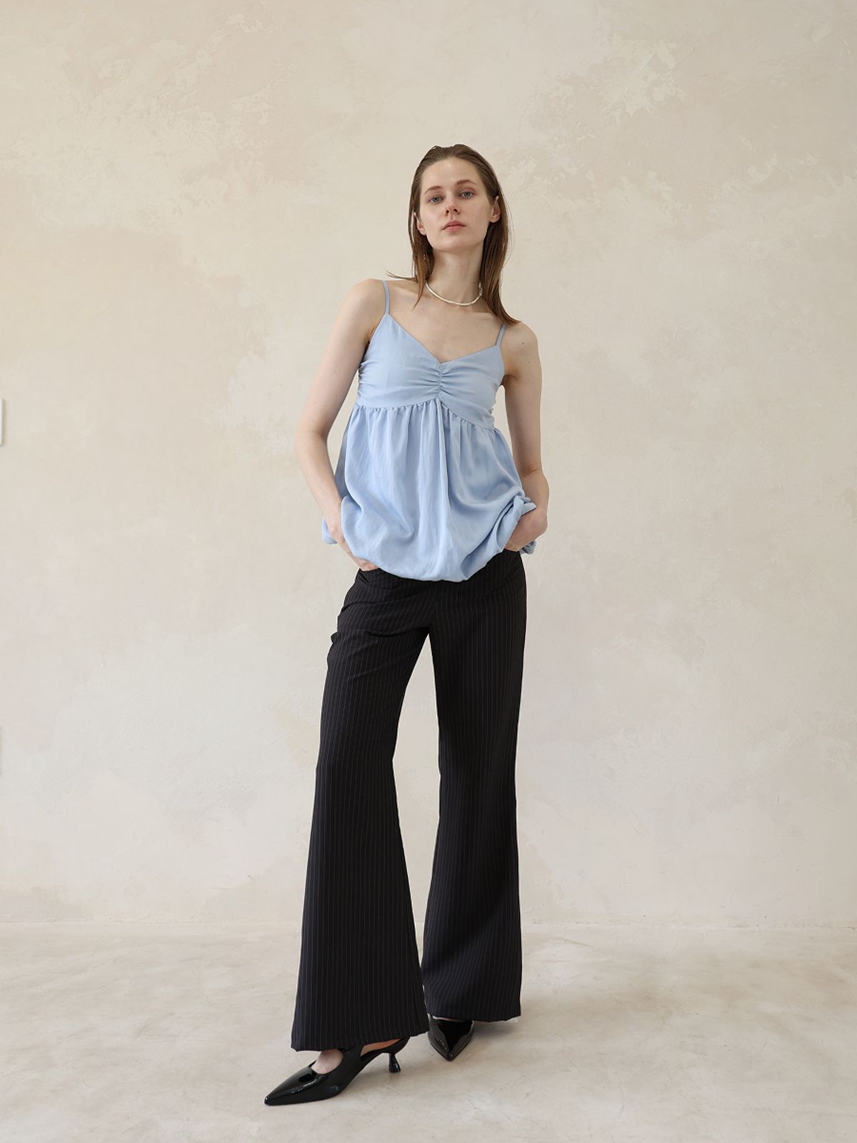 오운서(OWNSER) 마리아 라인 부츠컷 팬츠 (Charcoal Stripe)