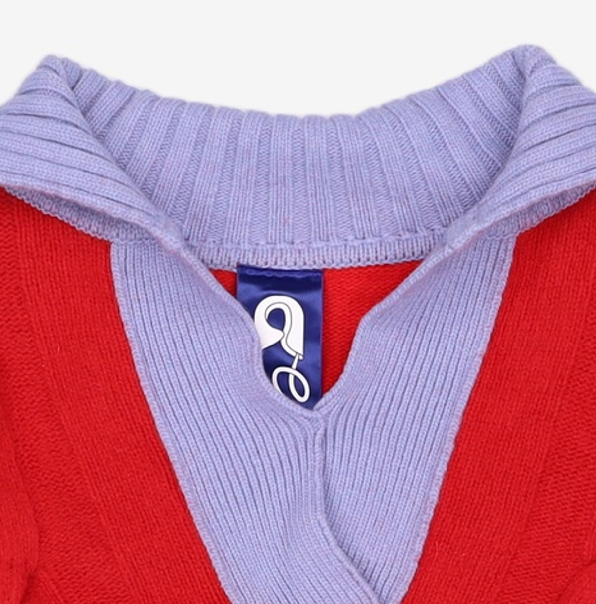 아이아이(EYEYE) LEATHER LOGO PATCH CABLE KNIT TOP_RED (EEON4NTR04W) FREE