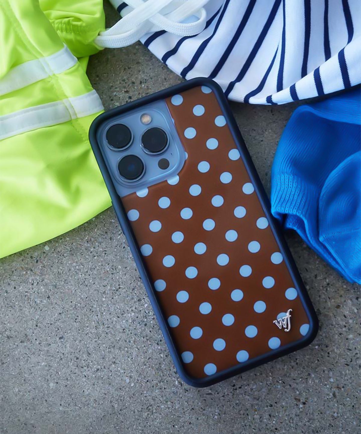 와일드플라워케이스(WILDFLOWERCASE) Polka Dots Brown and Blue 아이폰 케이스