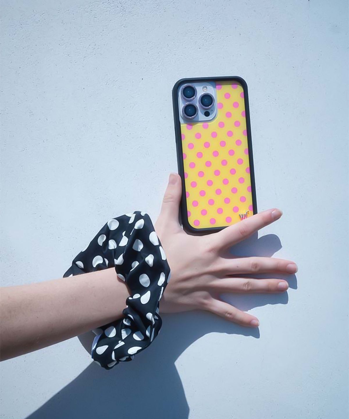 와일드플라워케이스(WILDFLOWERCASE) Polka Dots Yellow and Pink 아이폰 케이스
