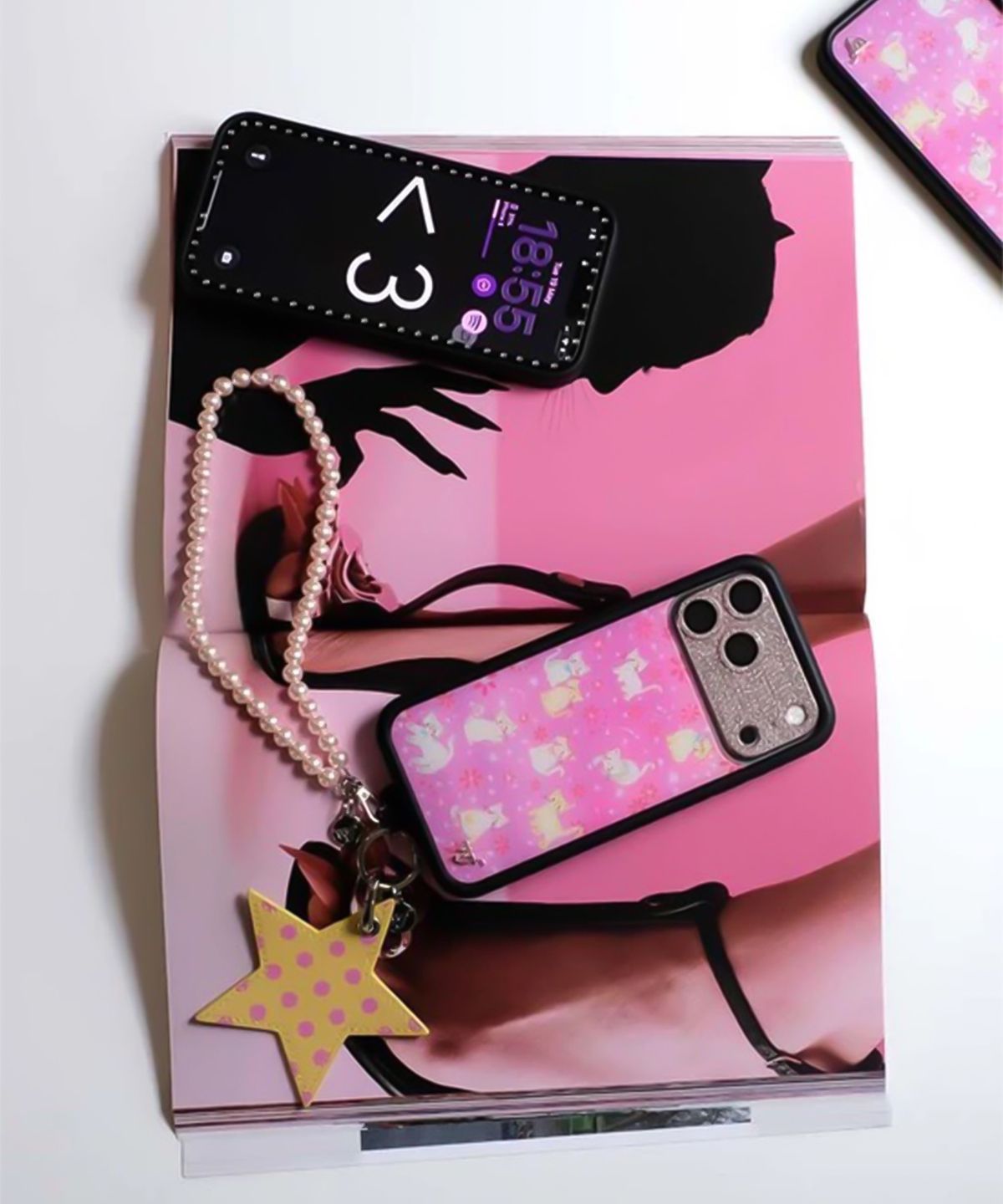 와일드플라워케이스(WILDFLOWERCASE) Leather Polka Dot Star Charms 키링 Yellow&Pink