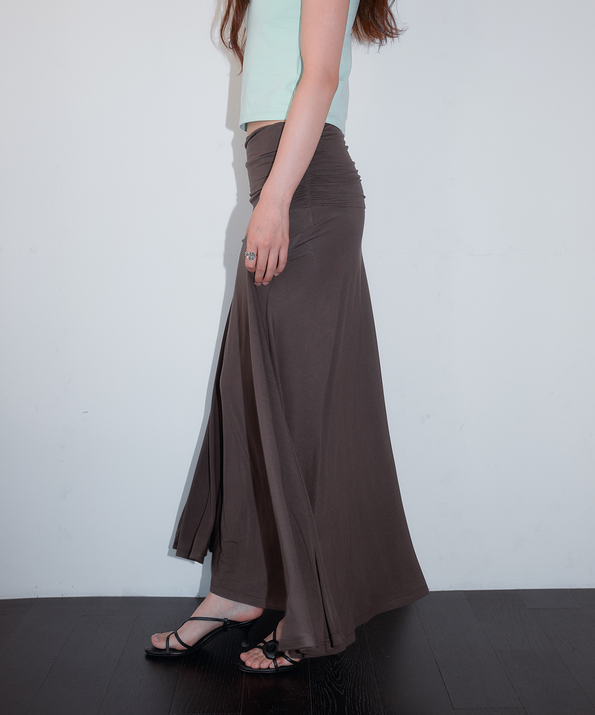 홈바디띵즈(HOMEBODY THINGS) Cotton Shirring Long Skirt (BROWN)