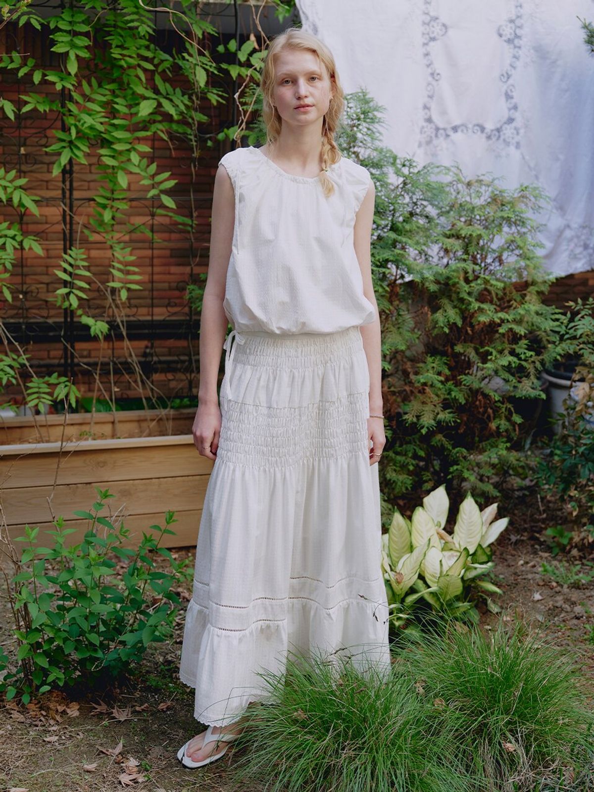 뮈뮈에르(MUEMUER) Ethereal Long Flare Skirt MU2635SK317M