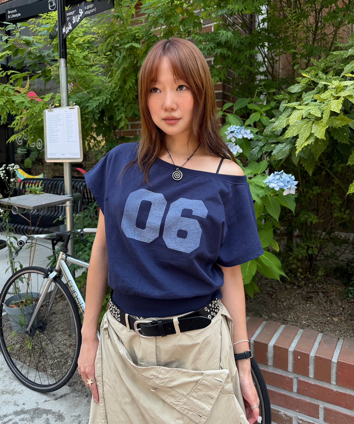 홈바디띵즈(HOMEBODY THINGS) One -Shoulder T-Shirt (NAVY)
