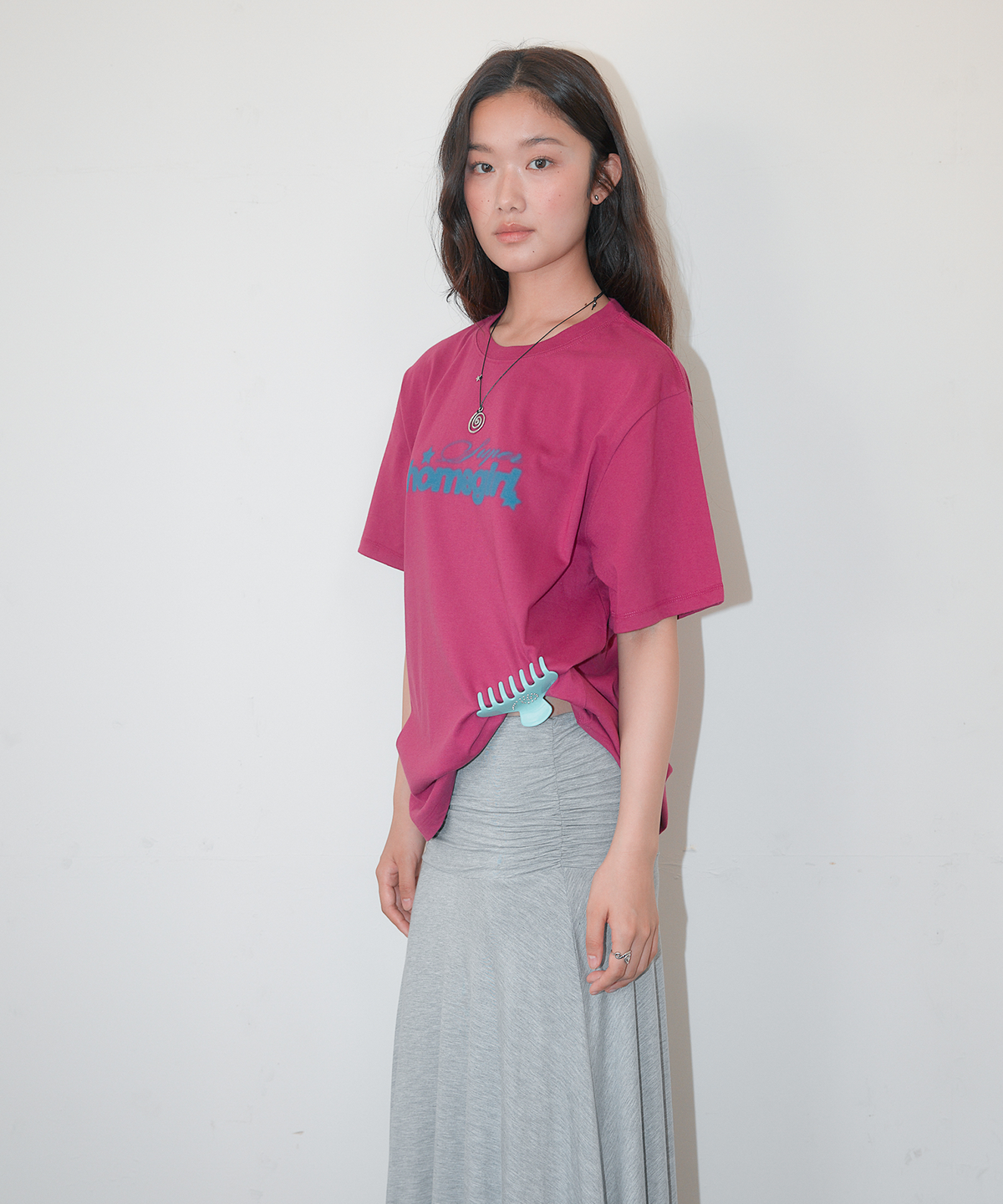 홈바디띵즈(HOMEBODY THINGS) Homegirl Graphic Tee (BURGUNDY)